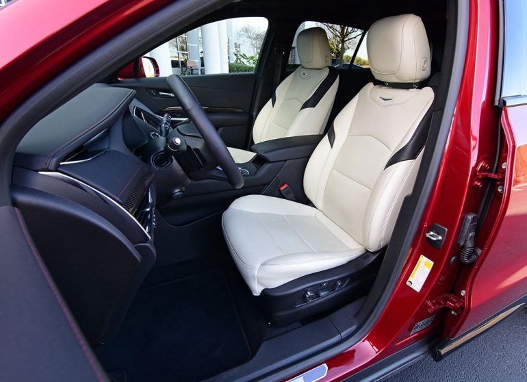 2019 cadillac xt4 awd sport seats