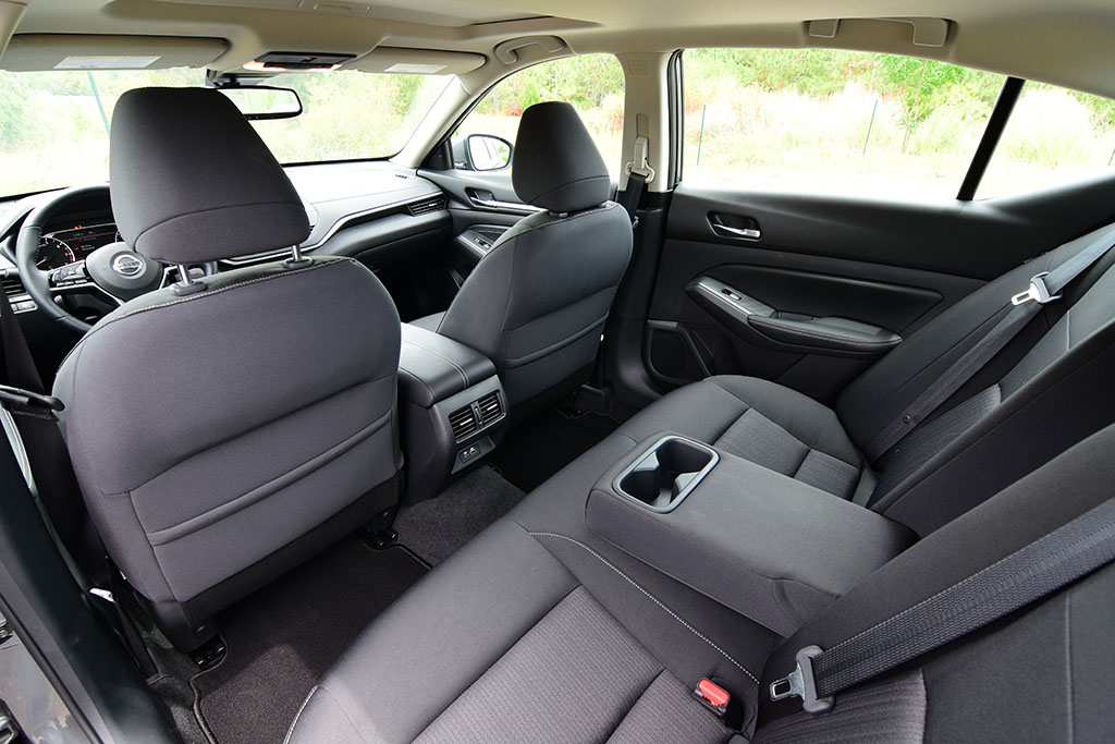 2019 Nissan Altima Sv Back Seat Interior