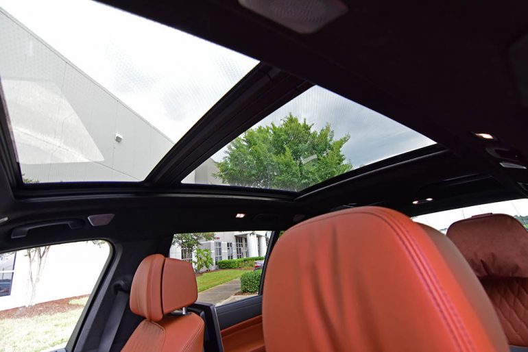 2019-bmw-x7-xdrive50i-starlight-panoramic-roof-glass : Automotive Addicts