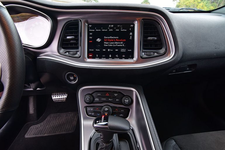 2019dodgechallengerrtscatpackwidebodycenterdashboard