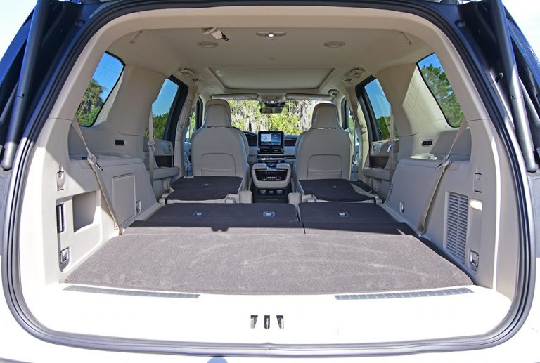 2020lincolnnavigatorreservecargoallseatsdown Automotive Addicts