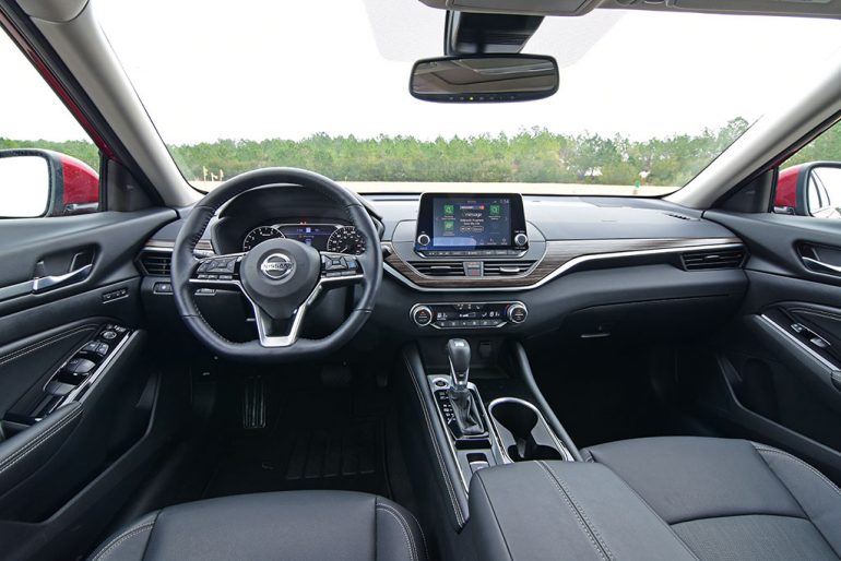 2020 nissan altima platinum vc-turbo dashboard