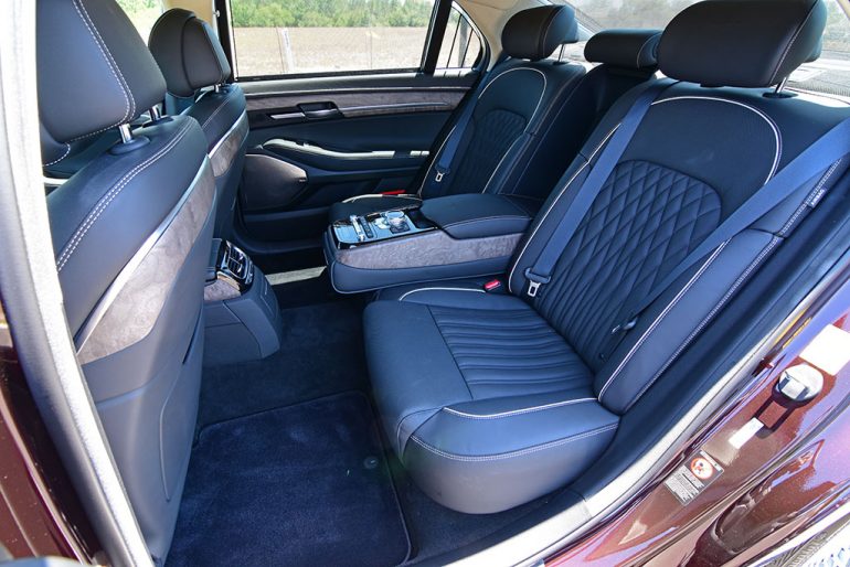 2020 genesis g90 premium 3.3t rear seats