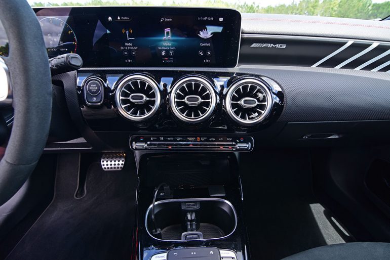 2020 mercedes-amg cla 35 mbux screen