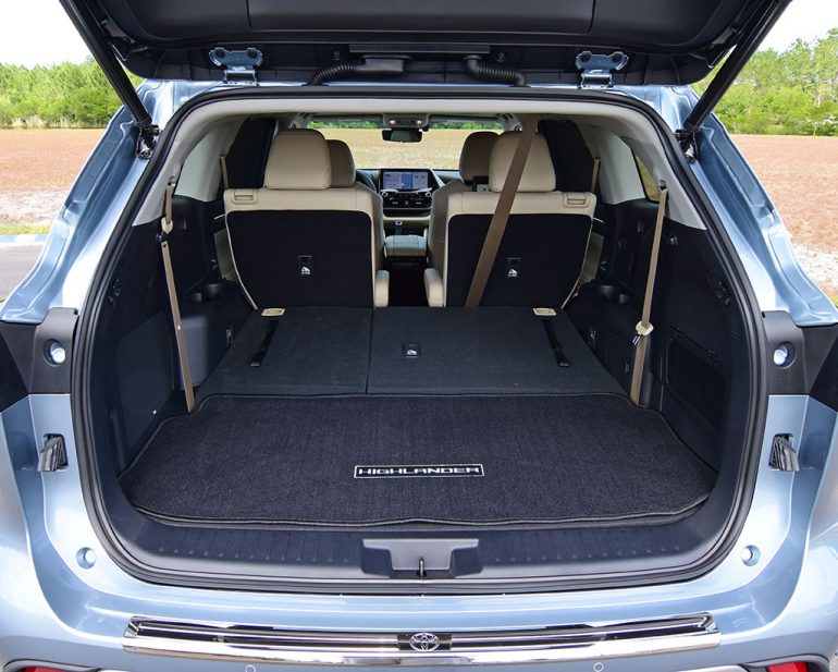 2020 toyota highlander platinum cargo room