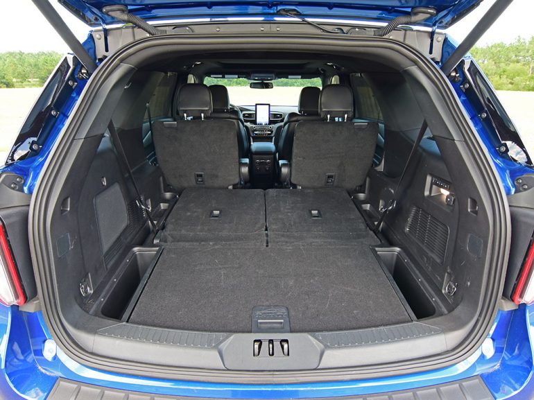 2020 ford explorer st cargo