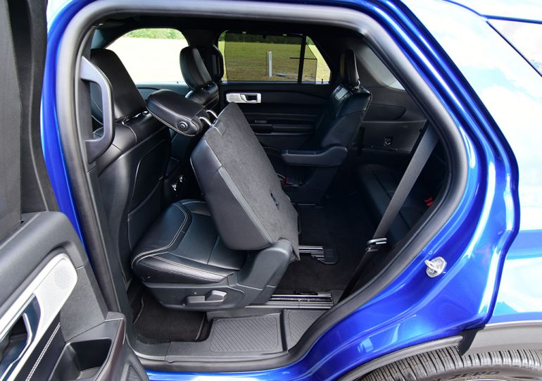 2020 ford explorer st third row access