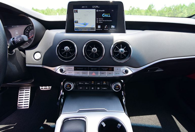 2020 kia stinger gt touchscreen