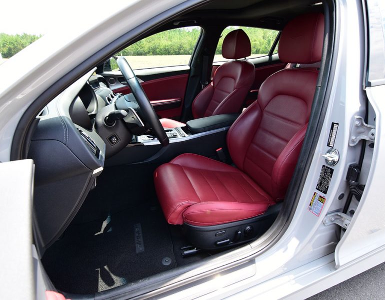 2020 kia stinger gt seats