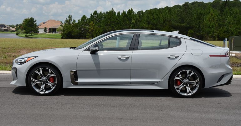 2020 kia stinger gt side