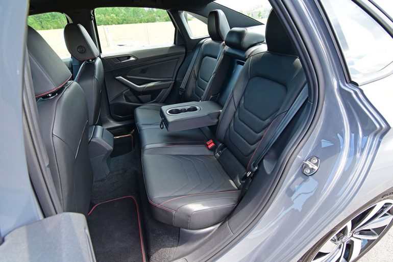 2020 volkswagen jetta gli autobahn back seats