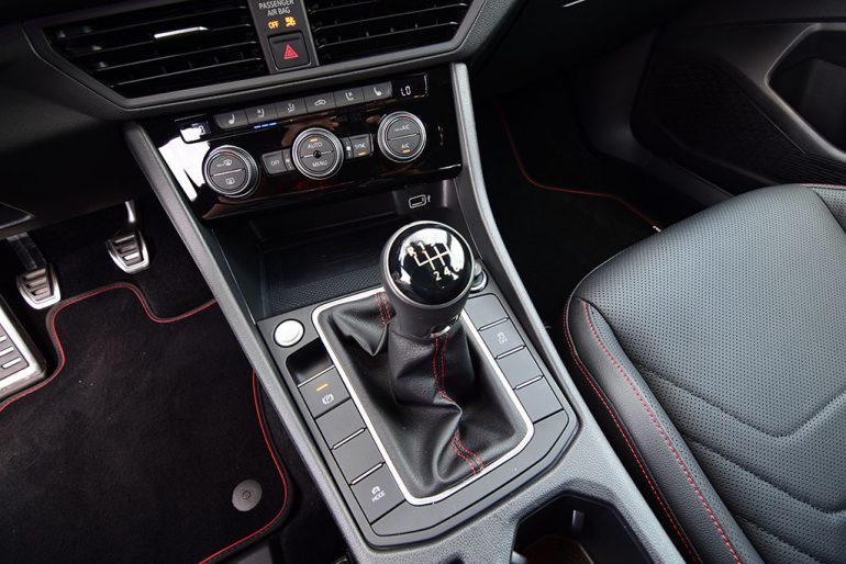 2020 volkswagen jetta gli autobahn manual shifter