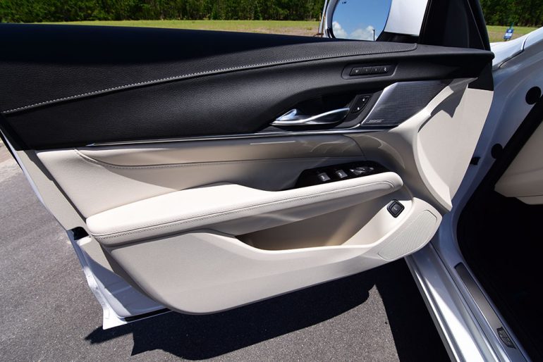 2020 cadillac ct4 door trim