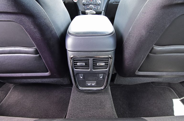 2020-dodge-charger-srt-hellcat-widebody-rear-vents-usb : Automotive Addicts