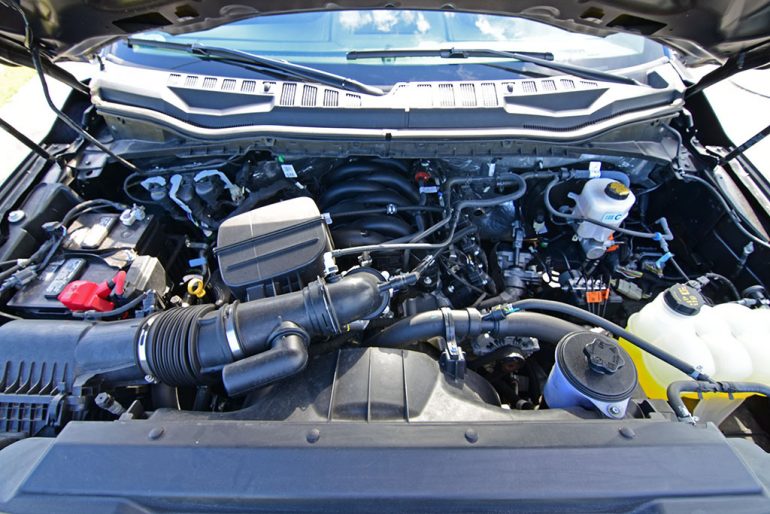 2020 ford f-250 super duty 7.3 V8 gasoline lariat engine