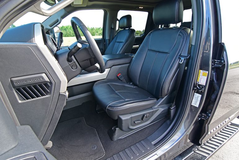 2020 ford f-250 super duty 7.3 V8 gasoline lariat front seats