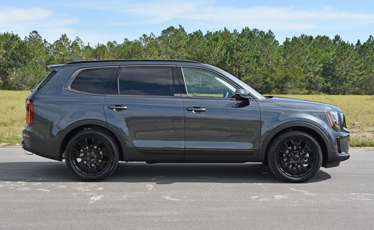 2021 kia telluride nightfall side