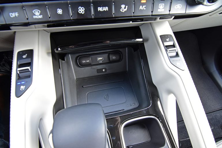 2021 kia telluride nightfall wireless charger