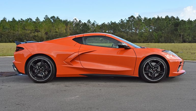 2020 chevrolet corvette c8 stingray side