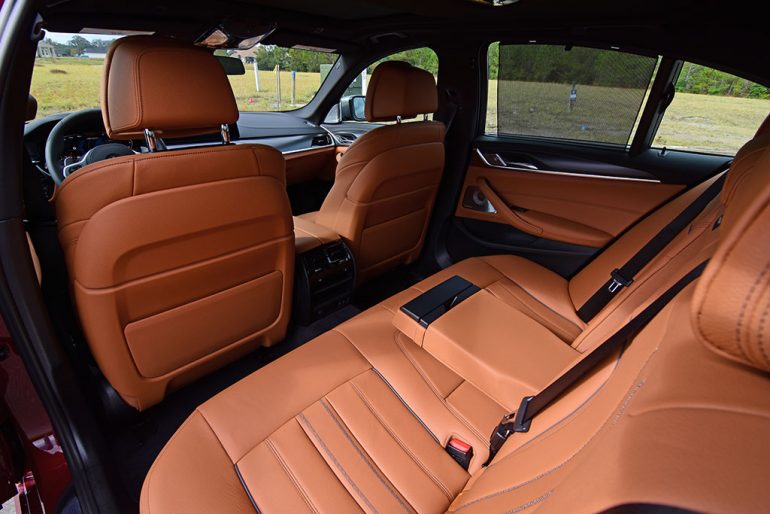 2021 bmw m550i xdrive back seats