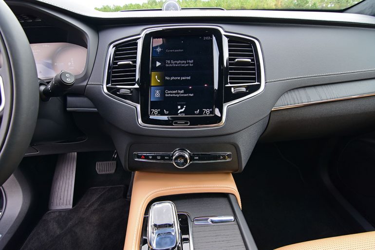 2021 volvo xc90 recharge t8 infotainment screen
