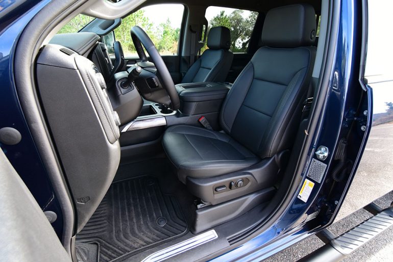 2021 chevrolet silverado 2500HD diesel front seats