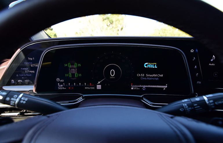 2021 cadillac escalade sport platinum oled screen