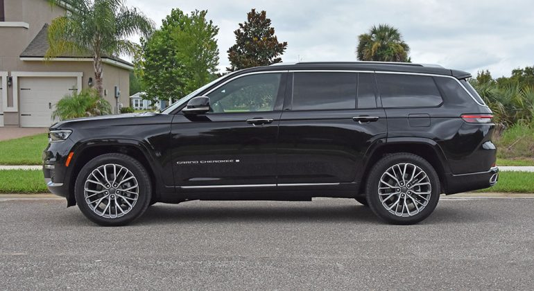 2021 jeep grand cherokee l summit reserve side