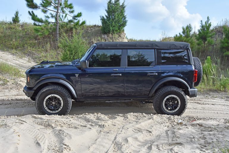 2021 ford bronco sasquatch side