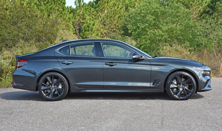 2022 genesis g70 3.3t sport prestige side