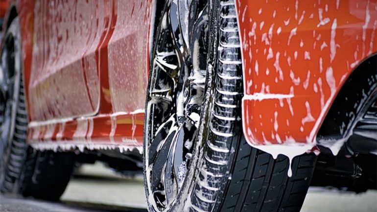 Reasons to Use Car Shampoo for Car Detailing