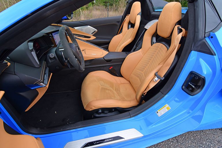 2022 chevrolet corvette stingray convertible 3lt seats