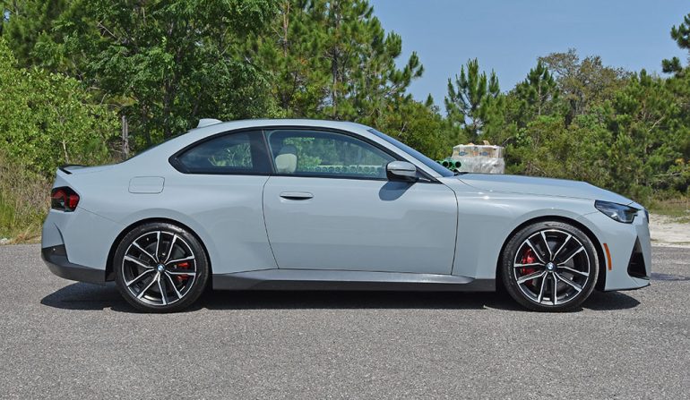 2022 bmw 230i coupe side