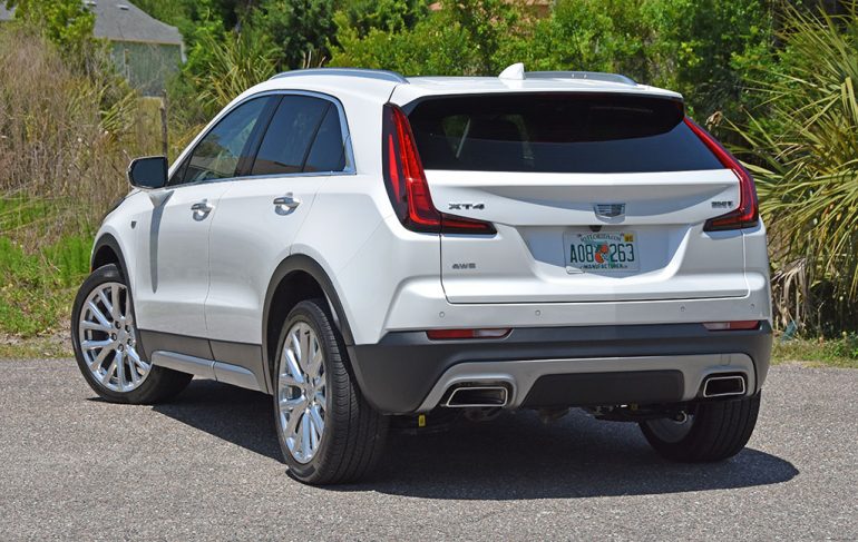 2022 cadillac xt4 rear