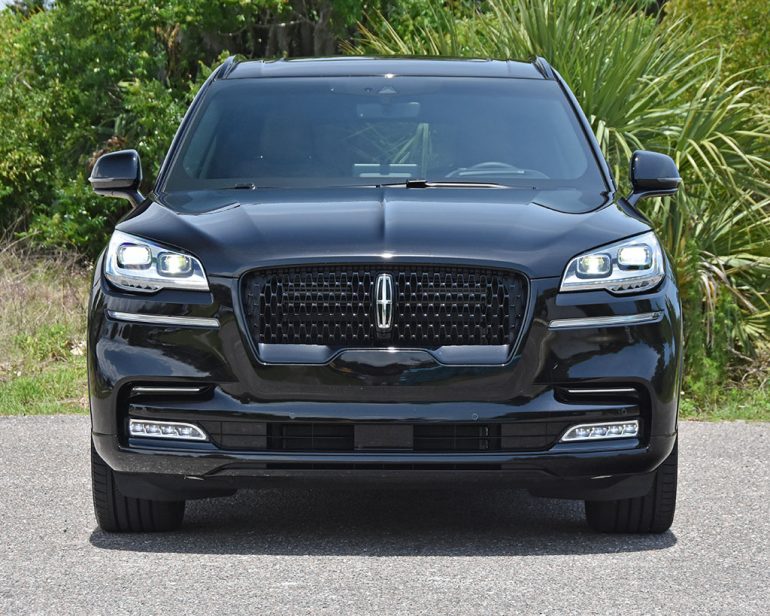 2022 lincoln aviator reserve front