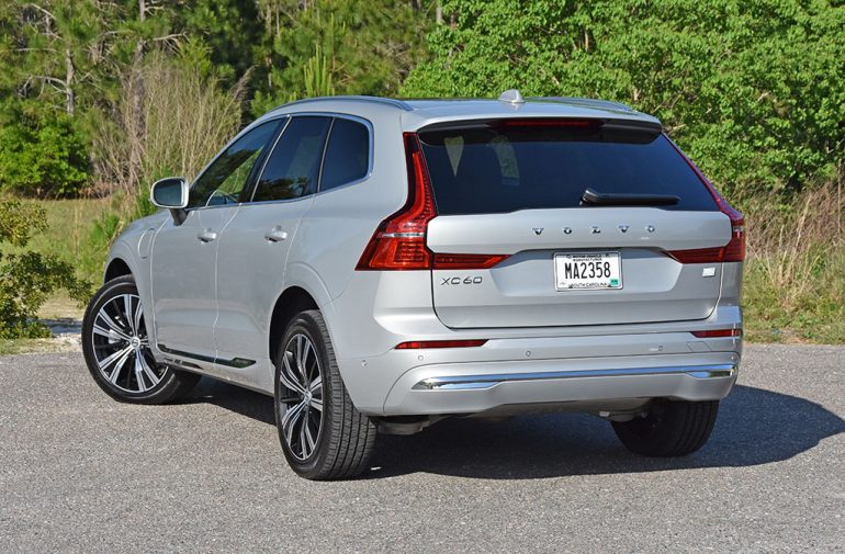 2022 volvo xc60 t8 recharge rear