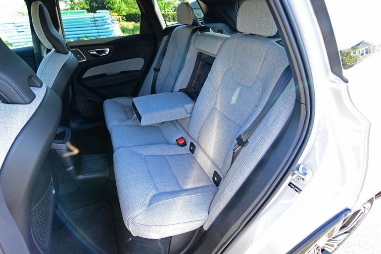 2022 volvo xc60 t8 recharge rear seats