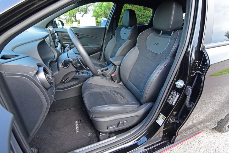 2022 hyundai kona n front seats