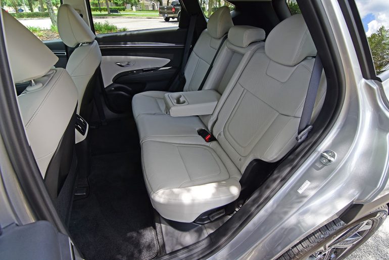 2022 hyundai tucson phev rear seats