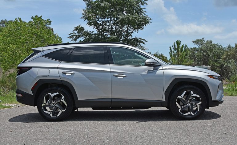 2022 hyundai tucson phev side