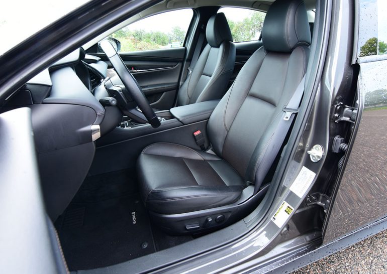 2022 mazda3 sedan premium plus awd front seats