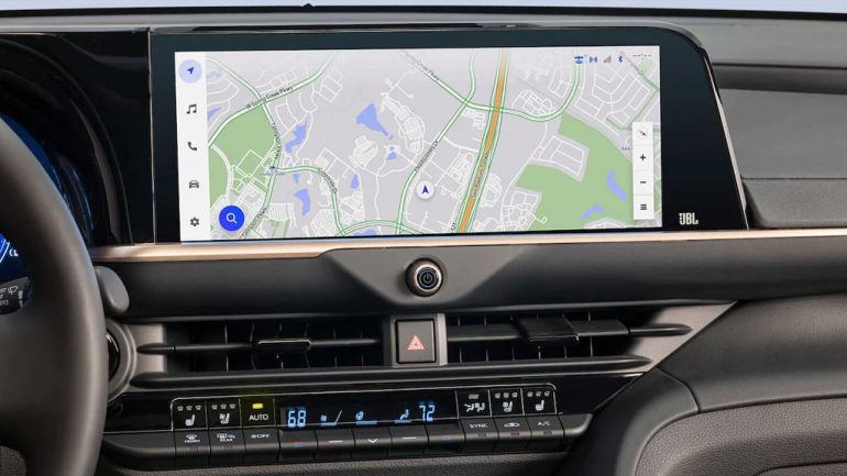 2023 toyota crown touchscreen