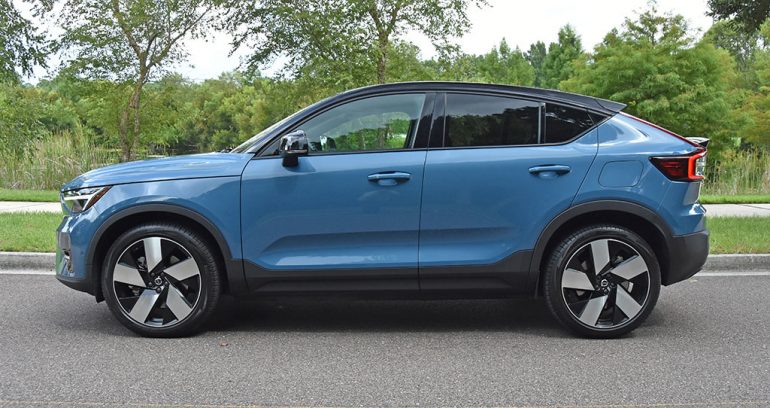 2022 volvo c40 recharge ultimate side