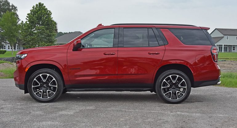 2023 chevrolet tahoe rst side