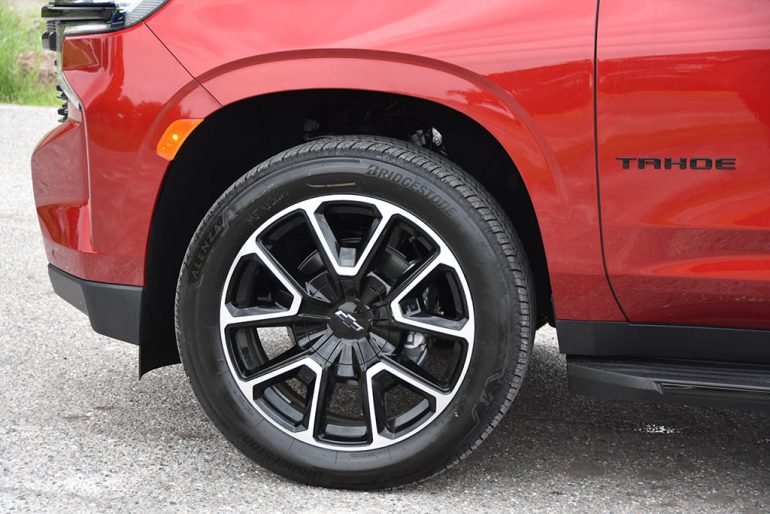 2023 chevrolet tahoe rst wheel tire