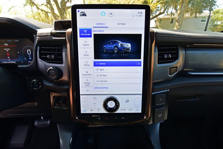 2022 ford f-150 lightning touchscreen