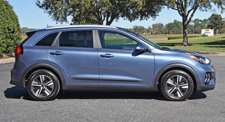 2022 kia niro phev side