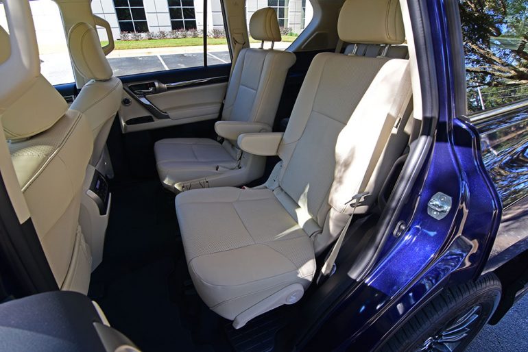 2023 lexus gx 460 luxury second row seats