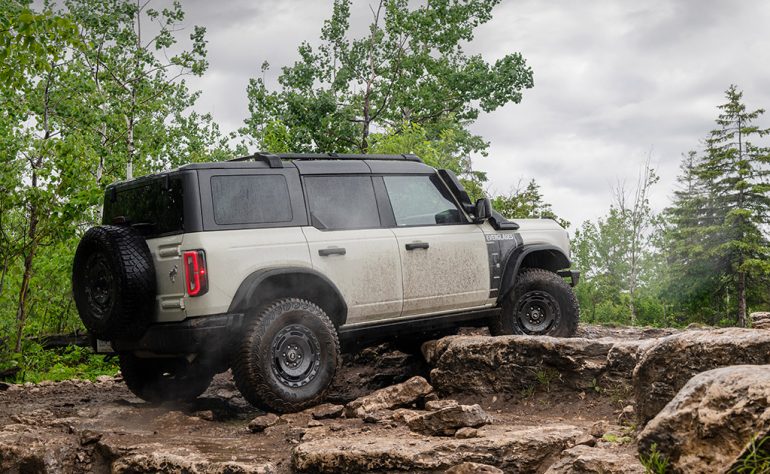 2022 ford bronco everglades side 1