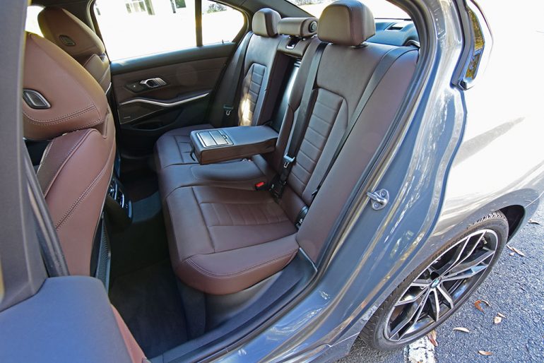 2023 bmw 330i rear seats